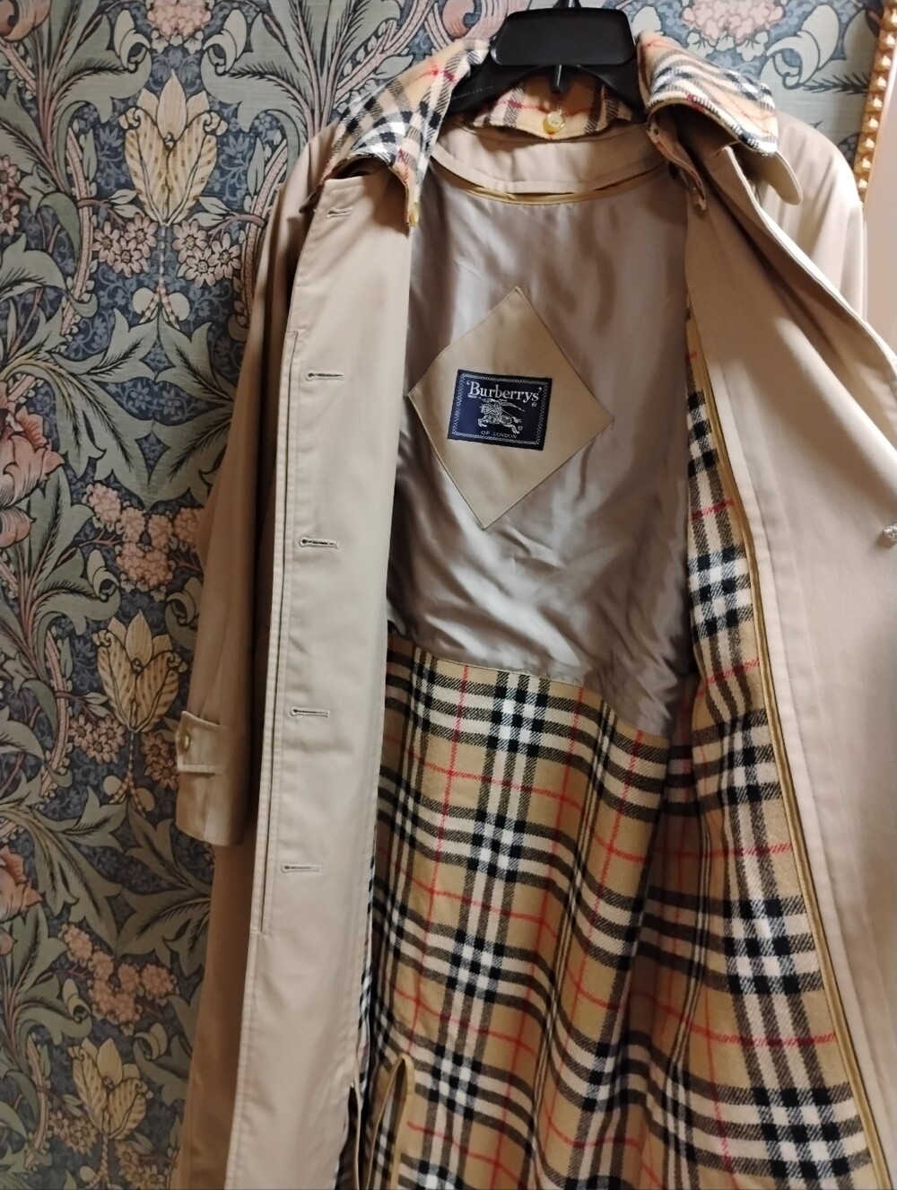 Vintage Burberry Trench Coat with Removable Collar, And Removable Liner - Picture 6 of 9